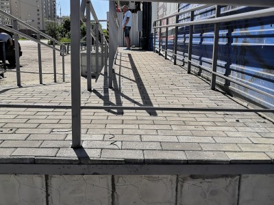 Завод «Гудрок», форма Брусчатка, цвет Серый (Отделка пандуса)