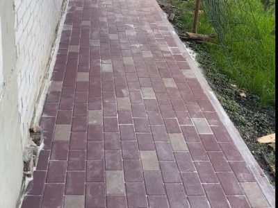 Завод «Гудрок», форма Брусчатка, цвет Красный