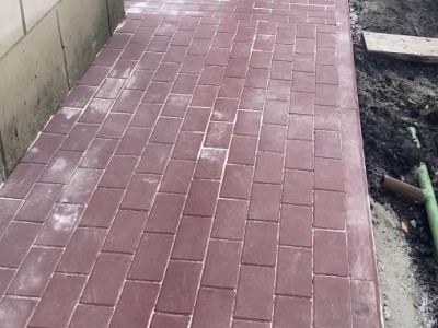 Завод «Гудрок», форма Брусчатка, цвет Красный